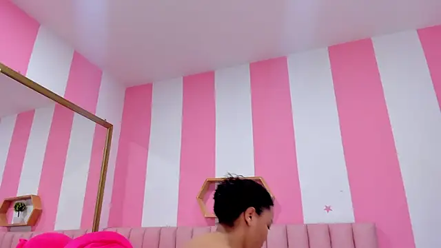 ISABELLA 020 online show from September 23, 1:25 pm