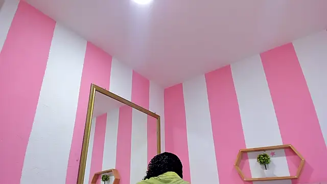 ISABELLA 020 online show from September 24, 2:20 pm