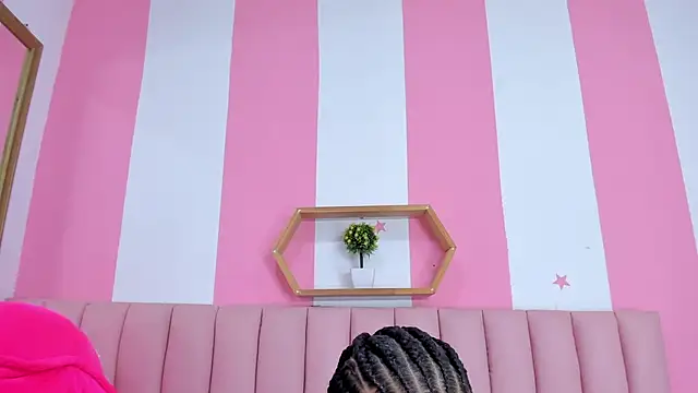 ISABELLA 020 online show from April 7, 12:16 pm