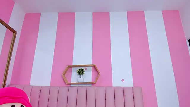 ISABELLA 020 online show from April 22, 12:18 pm