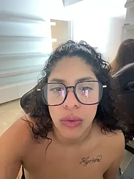 Snapshot of Shura_xxxBig chatting on June 27, 10:37 pm Shura xxxBig online show from June 27, 10:37 pm