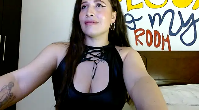 Snapshot of nathy_28latex chatting on December 16, 11:50 pm nathy 28latex online show from December 16, 11:50 pm