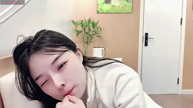 AKiKi711 online show from February 9, 2:43 pm