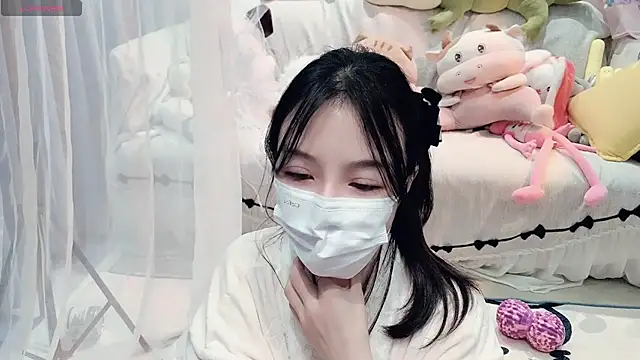 AKiKi711 online show from March 7, 2:47 pm