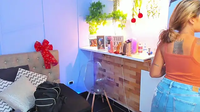 Snapshot of Georgina-coule chatting on December 11, 12:12 pm Georgina-coule online show from December 11, 12:12 pm