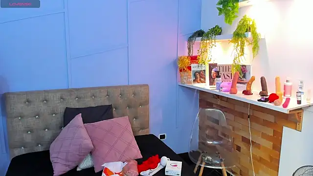 Snapshot of Georgina-coule chatting on December 26, 12:38 pm Georgina-coule online show from December 26, 12:38 pm