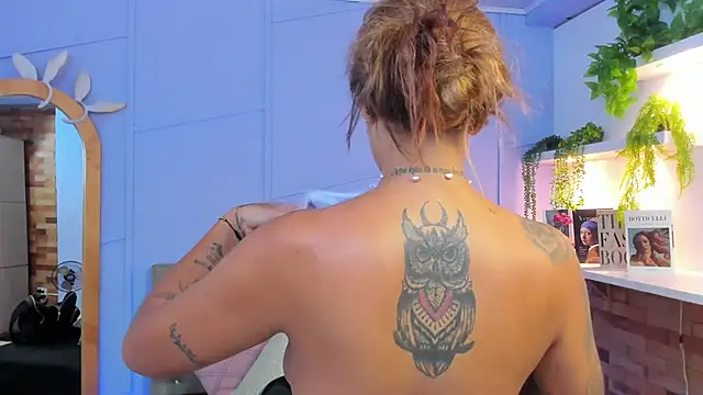 Snapshot of Georgina-coule chatting on January 7, 12:20 pm Georgina-coule online show from January 7, 12:20 pm