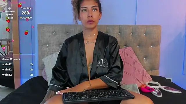 Snapshot of Georgina-coule chatting on January 7, 6:24 pm Georgina-coule online show from January 7, 6:24 pm