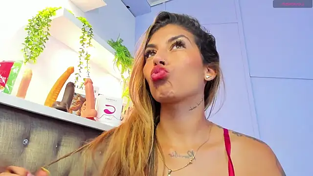 Snapshot of Georgina-coule chatting on March 3, 3:20 pm Georgina-coule online show from March 3, 3:20 pm