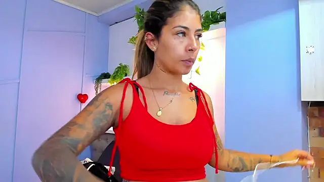 Snapshot of Georgina-coule chatting on March 6, 12:09 pm Georgina-coule online show from March 6, 12:09 pm