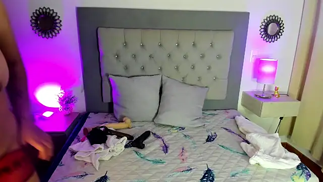 Kylie2211 online show from January 19, 2:57 am