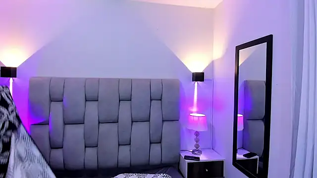 Kylie2211 online show from January 21, 3:48 am