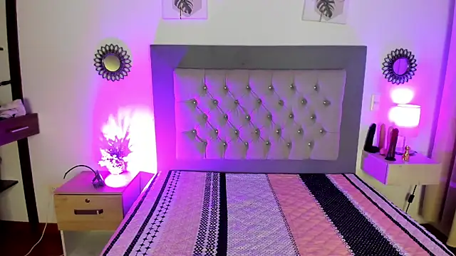 Kylie2211 online show from January 27, 2:53 am