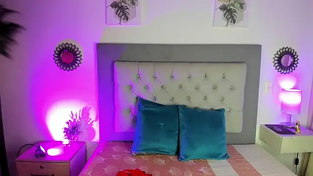 Kylie2211 online show from February 8, 2:47 am