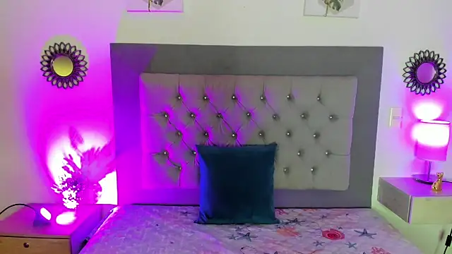 Kylie2211 online show from February 15, 2:47 am