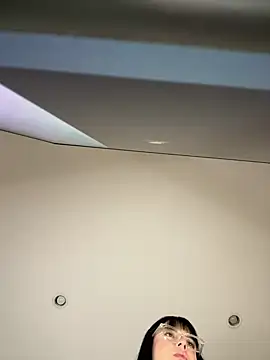 Kylie2211 online show from February 21, 2:39 am