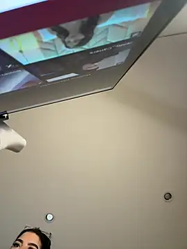 Kylie2211 online show from February 26, 11:09 am