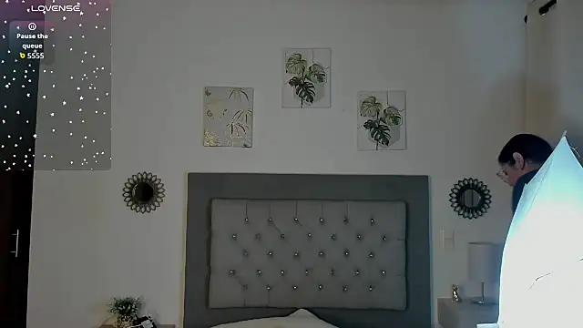 Kylie2211 online show from September 20, 2:01 am