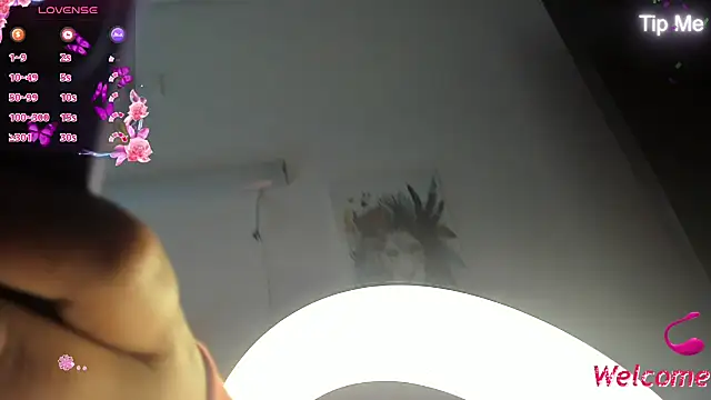 Kylie2211 online show from October 2, 3:02 am