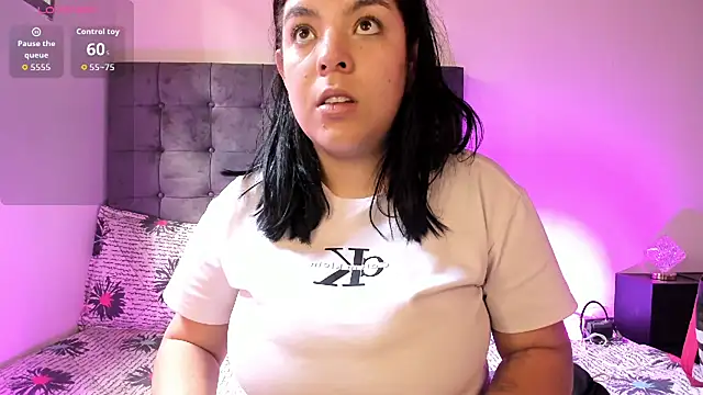 Kylie2211 online show from November 19, 5:24 pm