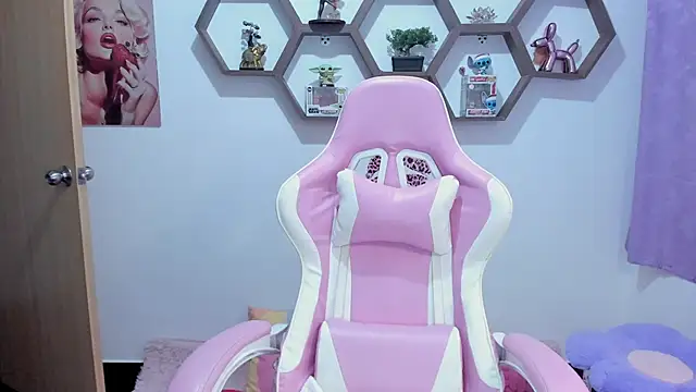 Snapshot of SharonSander chatting on November 15, 10:15 pm SharonSander online show from November 15, 10:15 pm