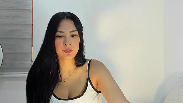 bella hadid1  online show from March 1, 7:49 pm