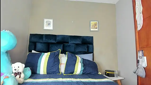 nathaliefox online show from October 19, 4:18 pm