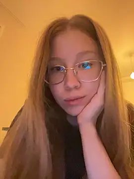 Snapshot of Eva_Weyne chatting on December 1, 11:58 pm Eva Weyne online show from December 1, 11:58 pm