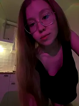 Snapshot of Eva_Weyne chatting on December 7, 7:10 pm Eva Weyne online show from December 7, 7:10 pm