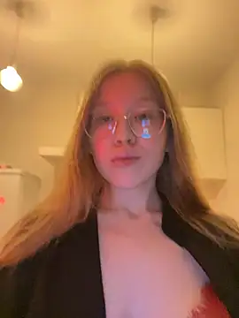 Snapshot of Eva_Weyne chatting on December 22, 4:48 pm Eva Weyne online show from December 22, 4:48 pm