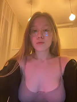 Snapshot of Eva_Weyne chatting on December 28, 4:52 pm Eva Weyne online show from December 28, 4:52 pm