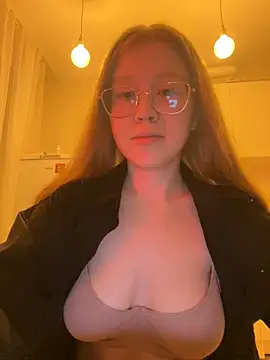 Snapshot of Eva_Weyne chatting on January 6, 8:28 pm Eva Weyne online show from January 6, 8:28 pm