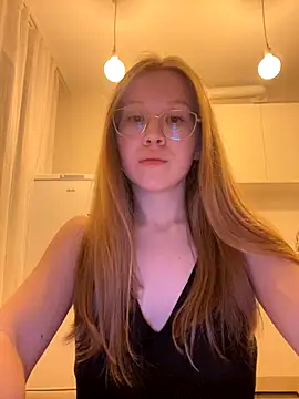 Snapshot of Eva_Weyne chatting on September 28, 7:19 pm Eva Weyne online show from September 28, 7:19 pm