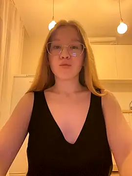 Snapshot of Eva_Weyne chatting on November 3, 8:21 pm Eva Weyne online show from November 3, 8:21 pm