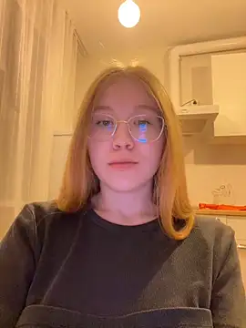 Snapshot of Eva_Weyne chatting on November 4, 7:57 pm Eva Weyne online show from November 4, 7:57 pm