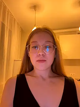 Snapshot of Eva_Weyne chatting on November 15, 8:27 pm Eva Weyne online show from November 15, 8:27 pm