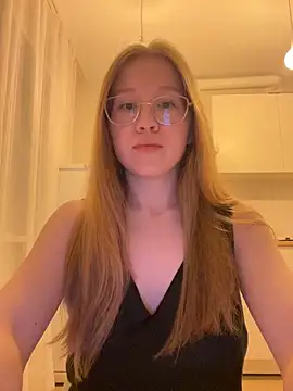 Snapshot of Eva_Weyne chatting on November 19, 9:48 pm Eva Weyne online show from November 19, 9:48 pm