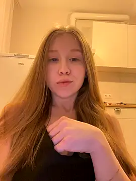 Snapshot of Eva_Weyne chatting on November 30, 8:46 pm Eva Weyne online show from November 30, 8:46 pm