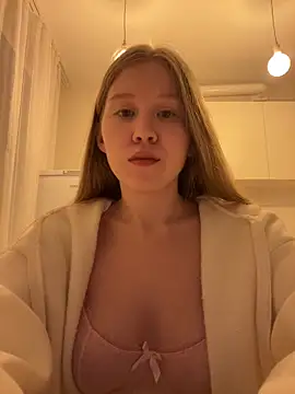 Eva Weyne online show from March 7, 10:40 pm