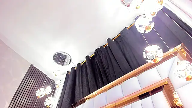 Snapshot of SarayRoyse chatting on March 7, 10:21 pm SarayRoyse online show from March 7, 10:21 pm