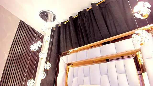 Snapshot of SarayRoyse chatting on March 20, 7:14 pm SarayRoyse online show from March 20, 7:14 pm