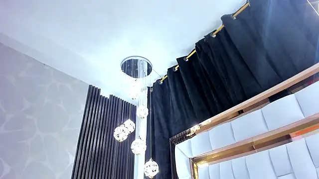 Snapshot of SarayRoyse chatting on September 20, 7:37 pm SarayRoyse online show from September 20, 7:37 pm