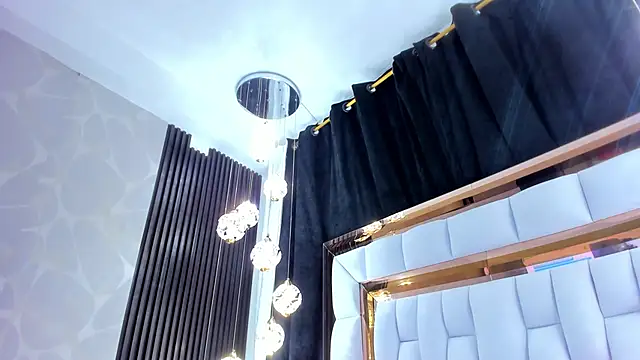 Snapshot of SarayRoyse chatting on November 3, 7:37 pm SarayRoyse online show from November 3, 7:37 pm