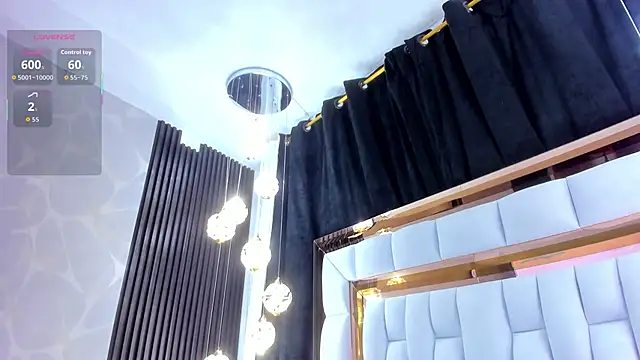 Snapshot of SarayRoyse chatting on November 24, 7:24 pm SarayRoyse online show from November 24, 7:24 pm