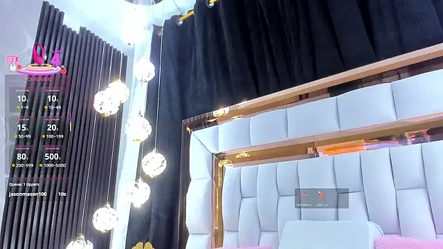 Snapshot of SarayRoyse chatting on November 25, 7:14 pm SarayRoyse online show from November 25, 7:14 pm