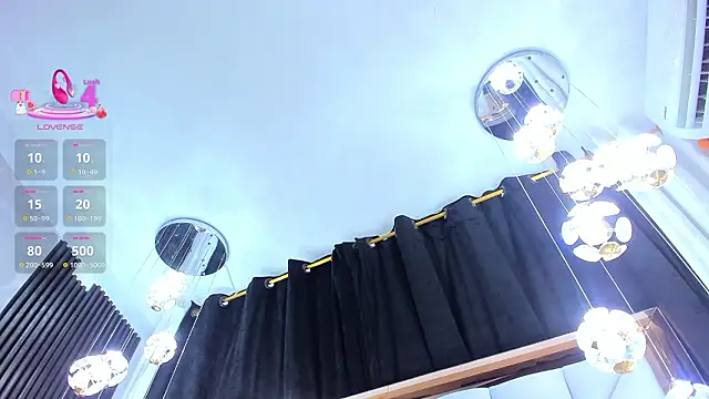 SarayRoyse online show from March 6, 7:32 pm