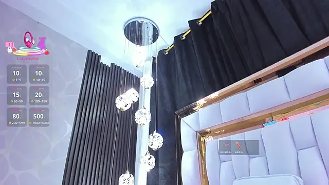 SarayRoyse online show from March 19, 7:40 pm