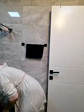 Esmertarcinim online show from February 7, 11:45 am