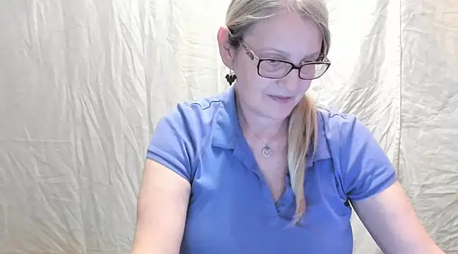 irinamaux online show from February 20, 8:14 pm