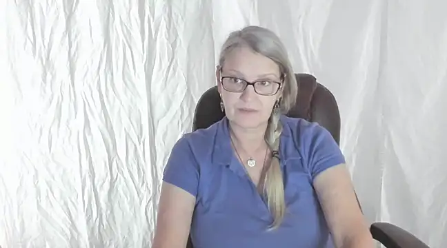 irinamaux online show from February 26, 8:59 am